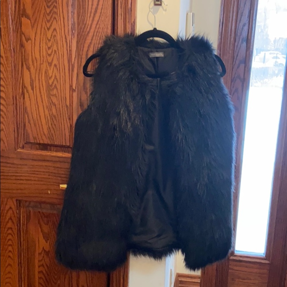 Gently worn Black fur Vince Camuto vest size small